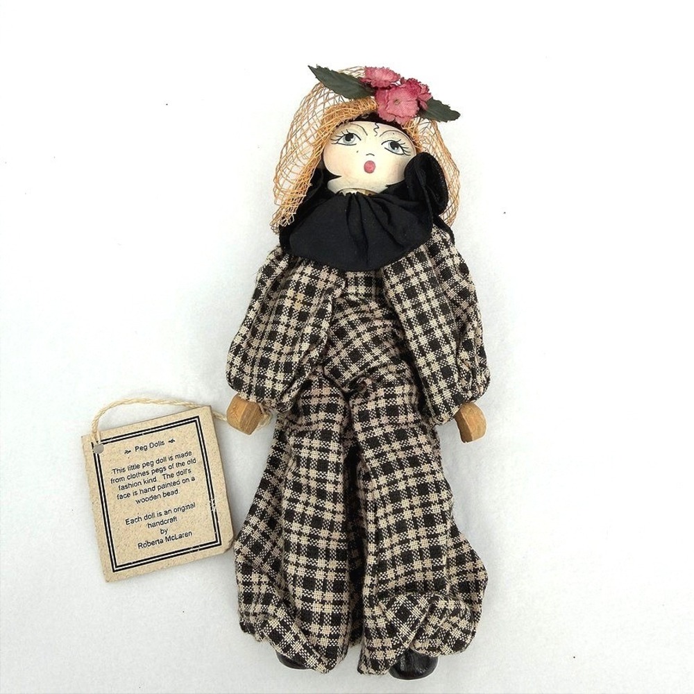 VTG Roberta McLaren Wooden Peg Doll Handcrafted Folk Art Plaid Outfit Hat w/ Tag